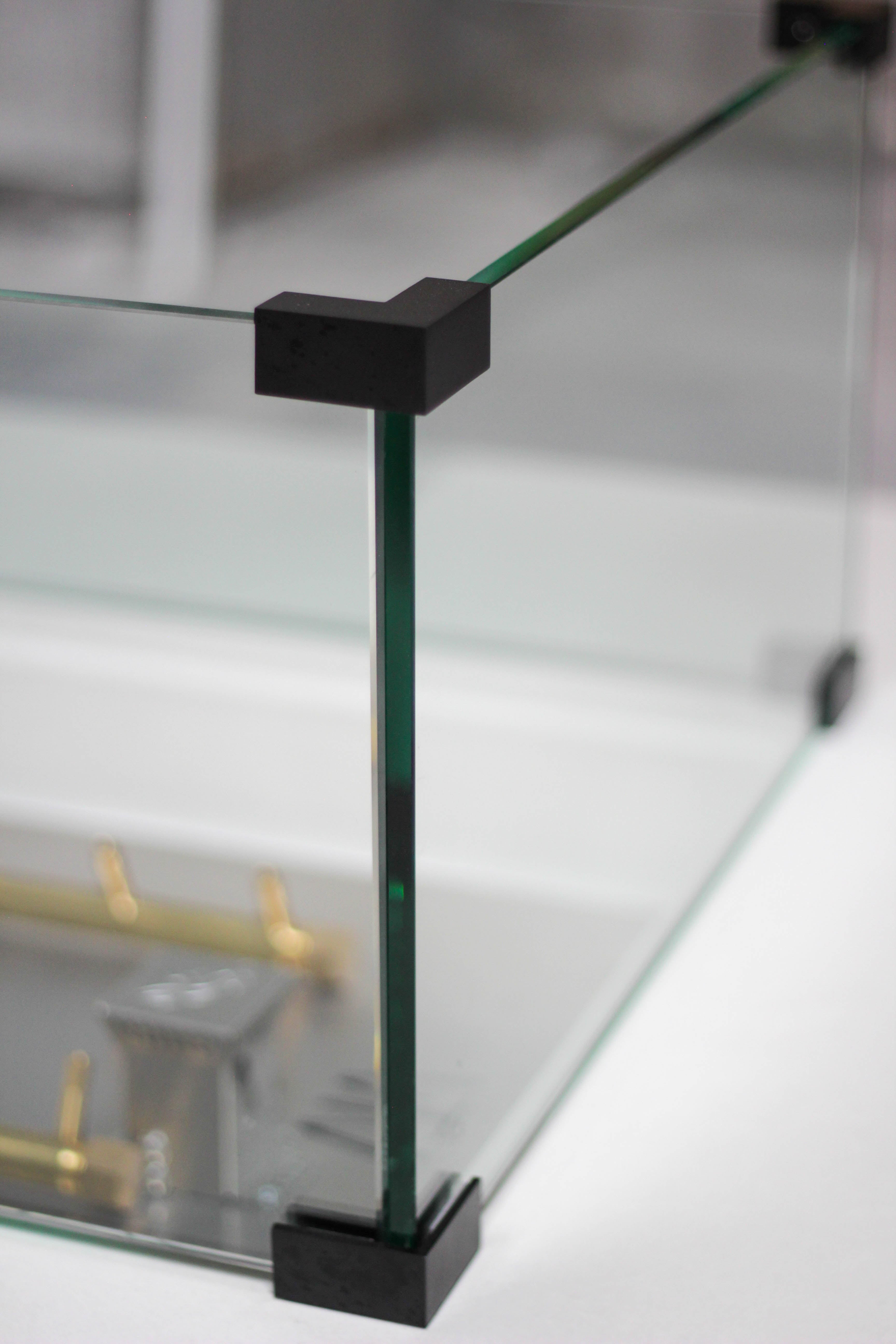 Removable Glass Wind Guard